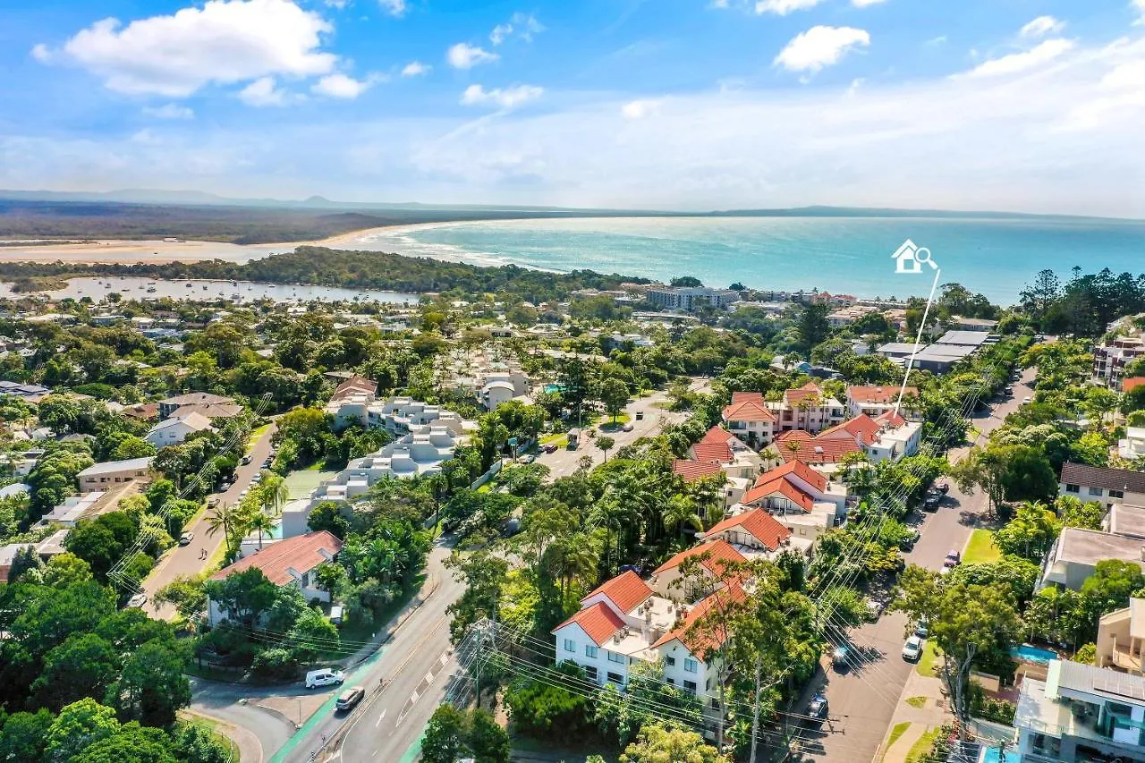 Harmonious Haven With Hinterland Views, Noosa Heads Apartment