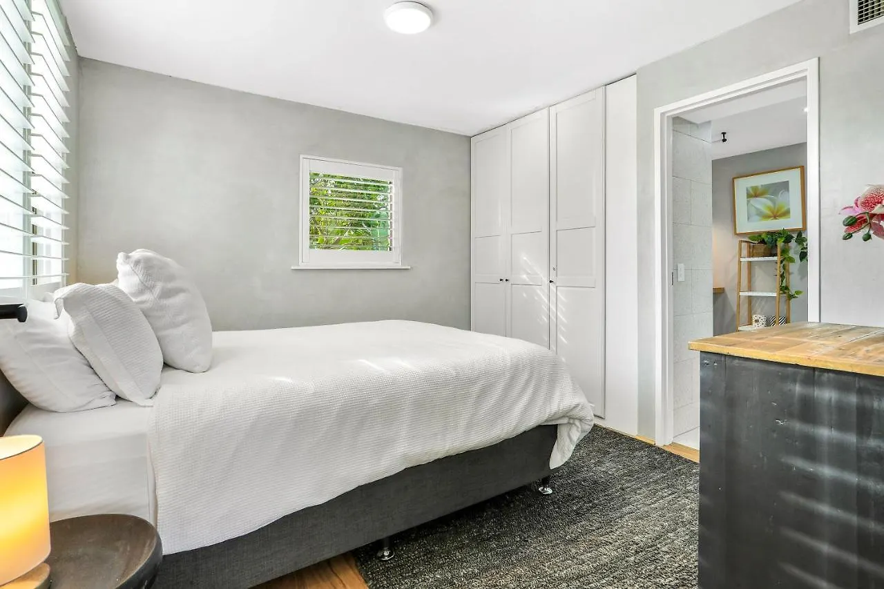 Harmonious Haven With Hinterland Views, Noosa Heads Apartment