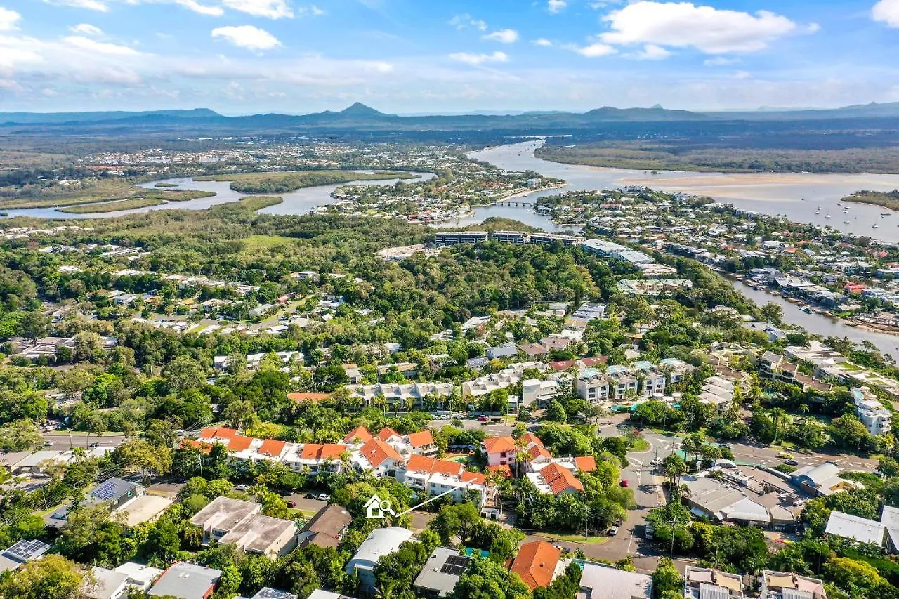 Harmonious Haven With Hinterland Views, Noosa Heads Apartment