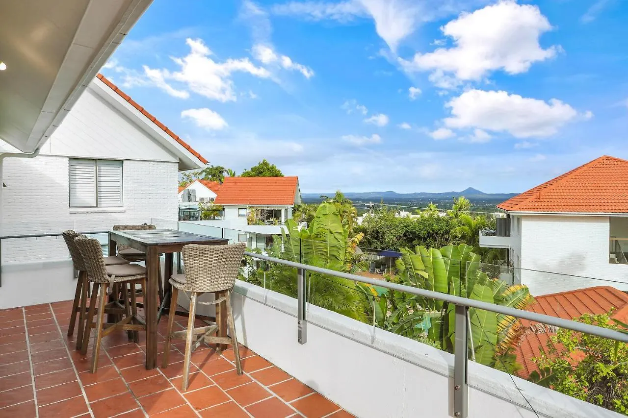Harmonious Haven With Hinterland Views, Noosa Heads Apartment